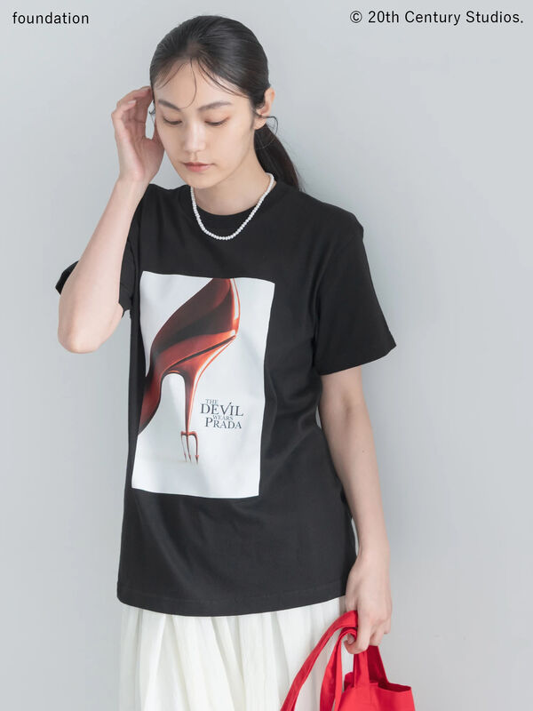 プラダを着た悪魔】ヒールTシャツ（ホワイト/ブラック/トップス/T