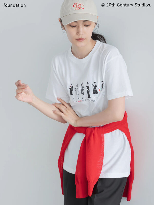 プラダを着た悪魔】アンドレアTシャツ（オフホワイト/アイボリー