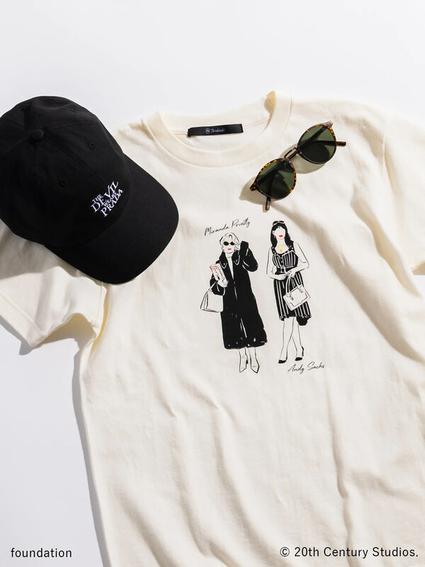 プラダを着た悪魔】ミランダ&アンドレアTシャツ（オフホワイト