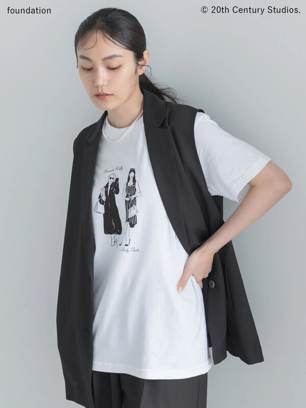 プラダを着た悪魔】ミランダ&アンドレアTシャツ（オフホワイト