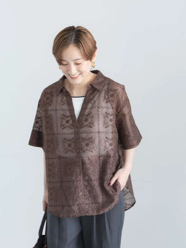 セール】 カットワーク刺繍5分袖スキッパーシャツ（オフホワイト
