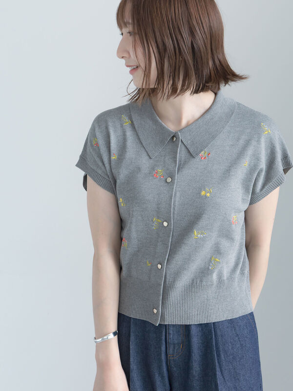 フラワー刺繍ポロカラーニット（グレー/ブラック/カーキ/トップス