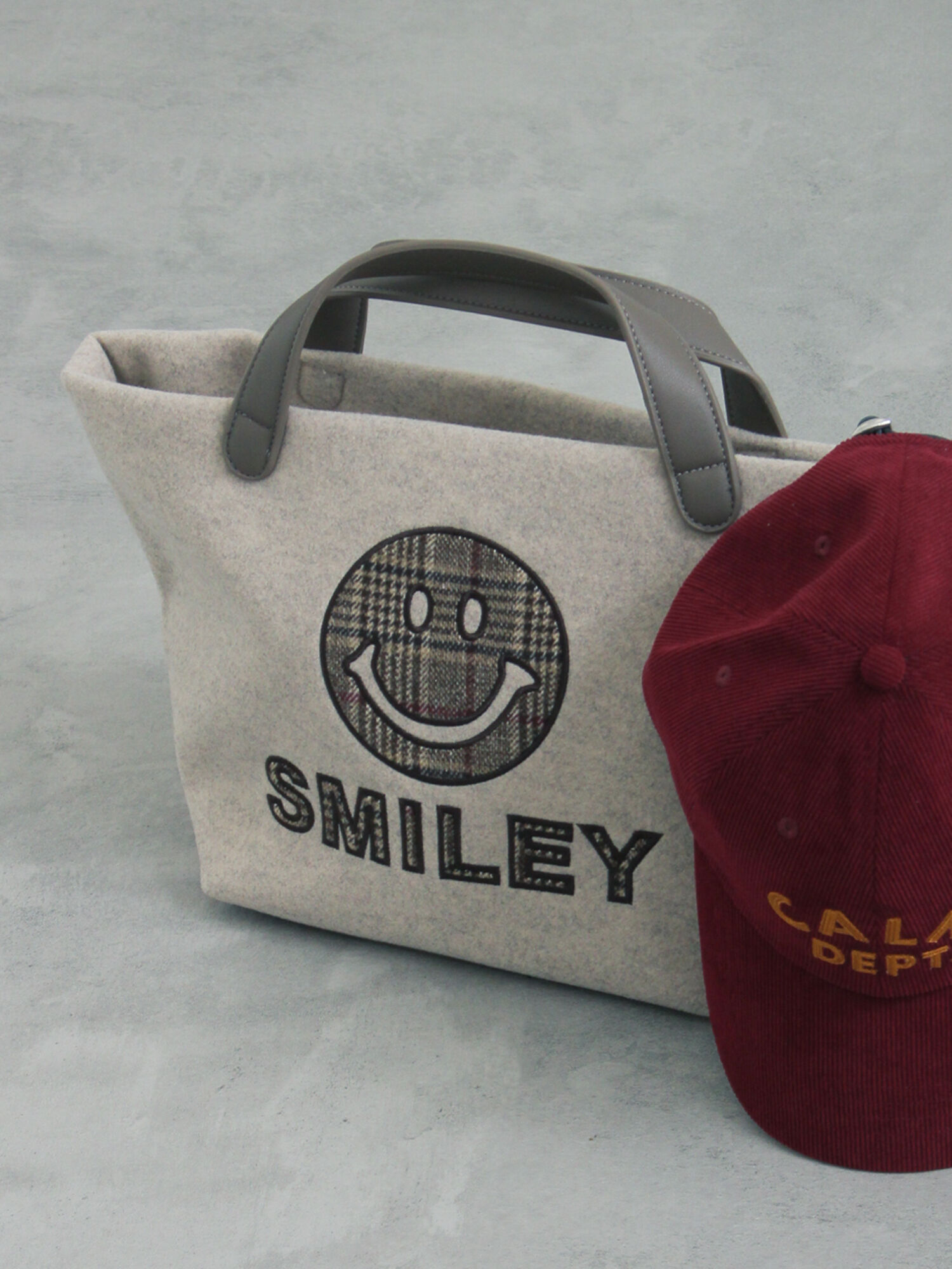 SMILEY柄生地刺繍トートバッグ（グレー/ベージュ/バッグ/バッグ