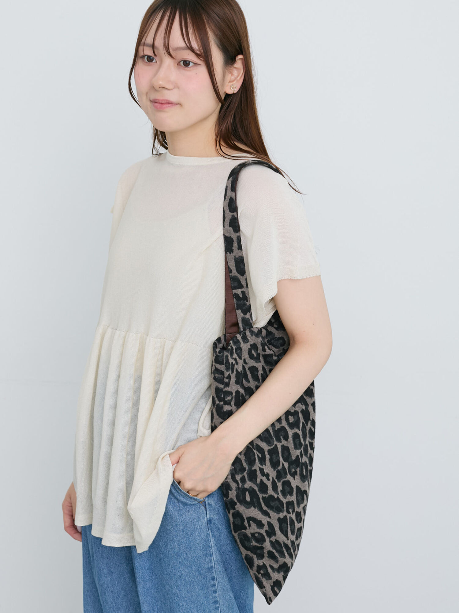 【完売品】シアーギャザーチュニック セール】 シアーニットギャザーチュニック（ブラック/ベージュ