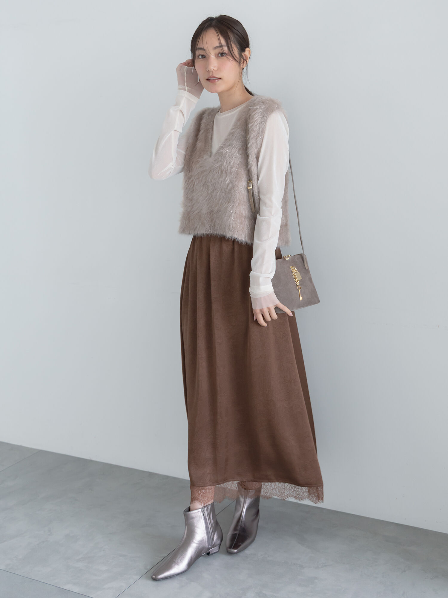 セール】 レースヘムサテンスカート《2026 AUTUMN LOOK item