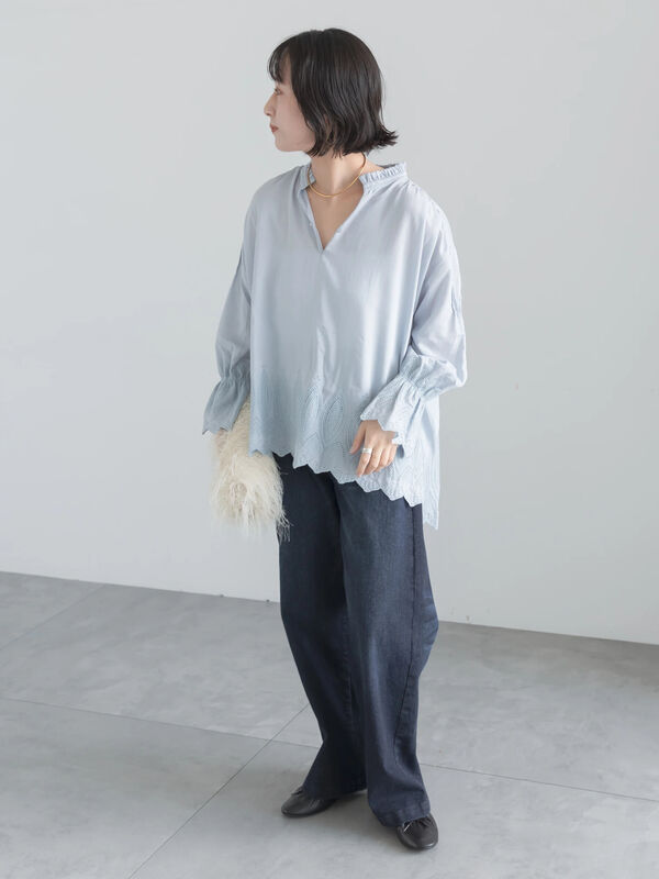 襟フリル刺繍ブラウス（オフホワイト/ブラック/ブルー/トップス/シャツ