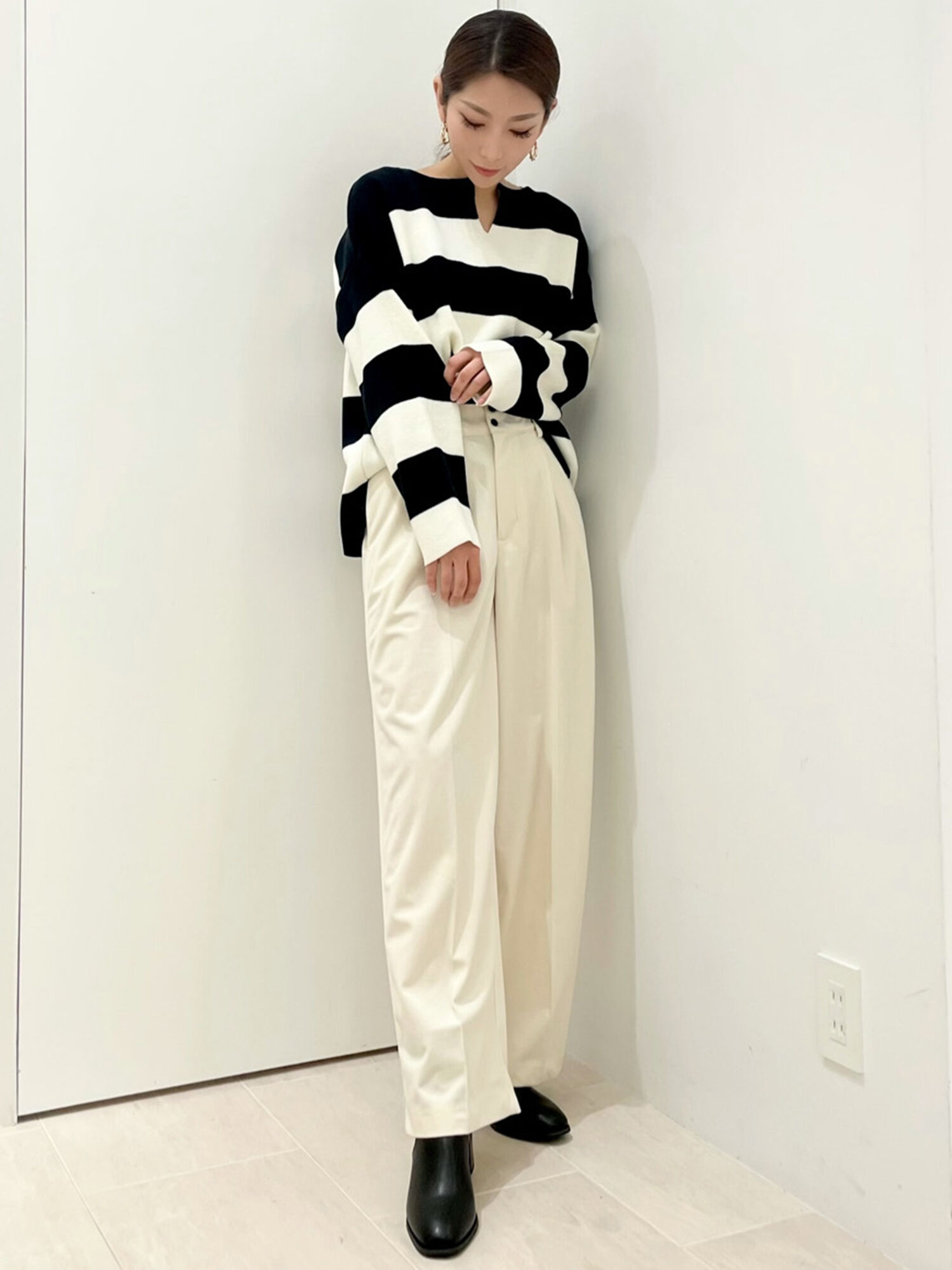 セール ツイルベロアセンタープレスワイドパンツ オフホワイト ブルー ネイビー ボトムス Te Chichi Terrasse テチチ テラス 公式通販