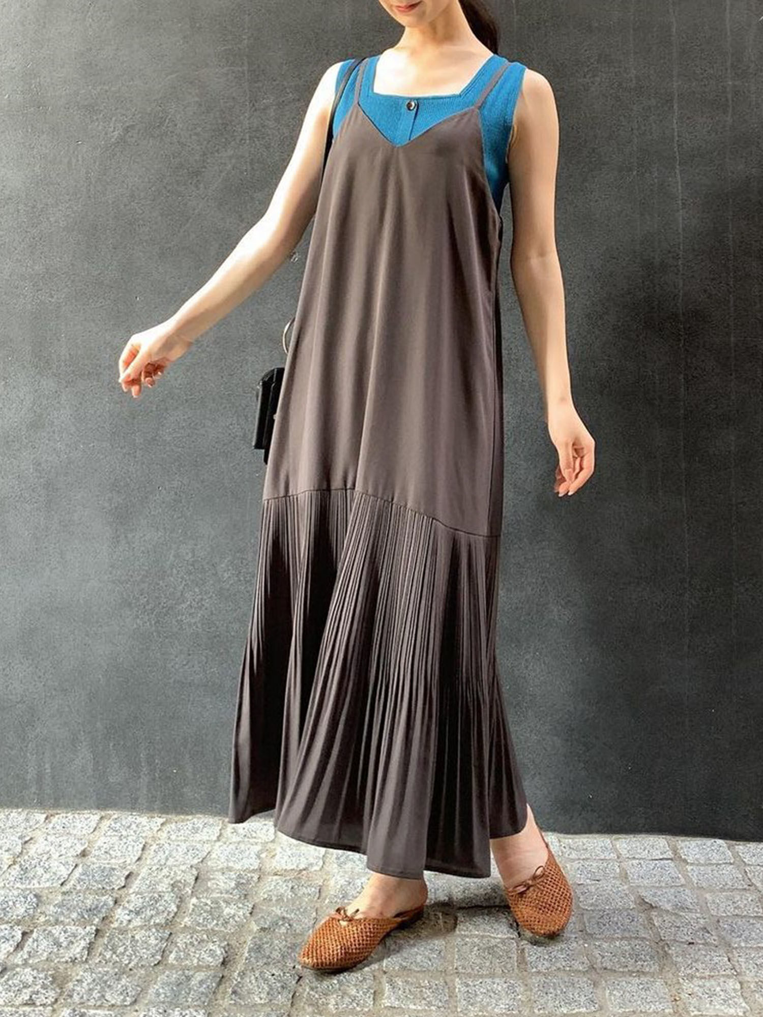 セール プリーツ切替キャミワンピース チャコールグレー ベージュ ブラウン ワンピース Te Chichi Terrasse テチチ テラス 公式通販