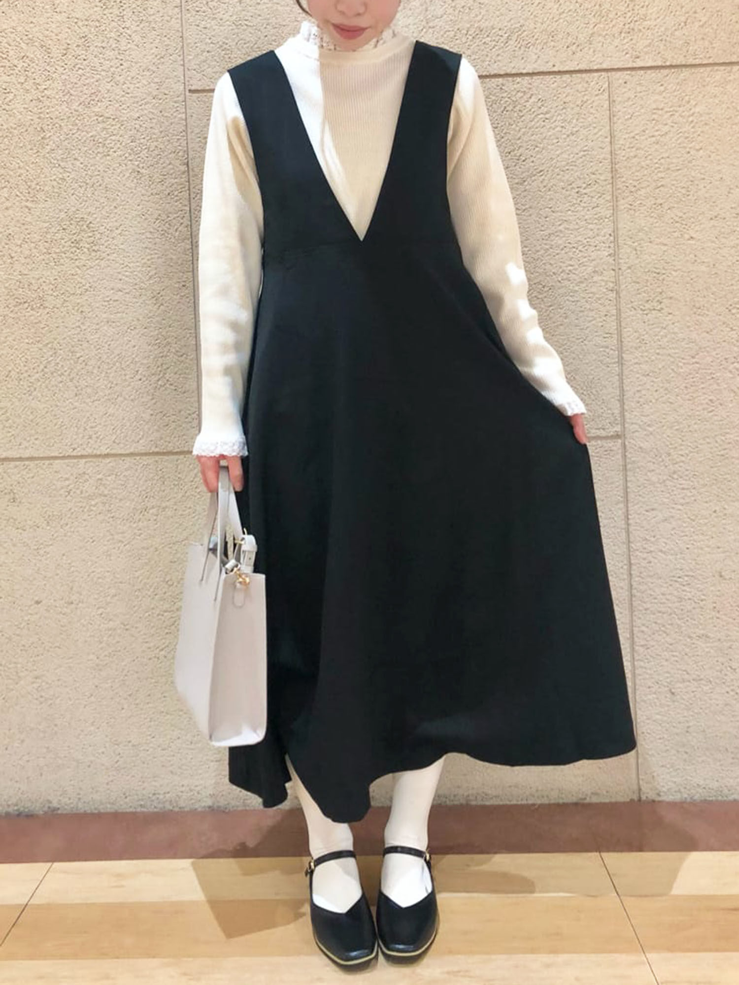 セール Vネックジャンパースカート グレー ブラック ブラウン ワンピース Te Chichi Terrasse テチチ テラス 公式通販