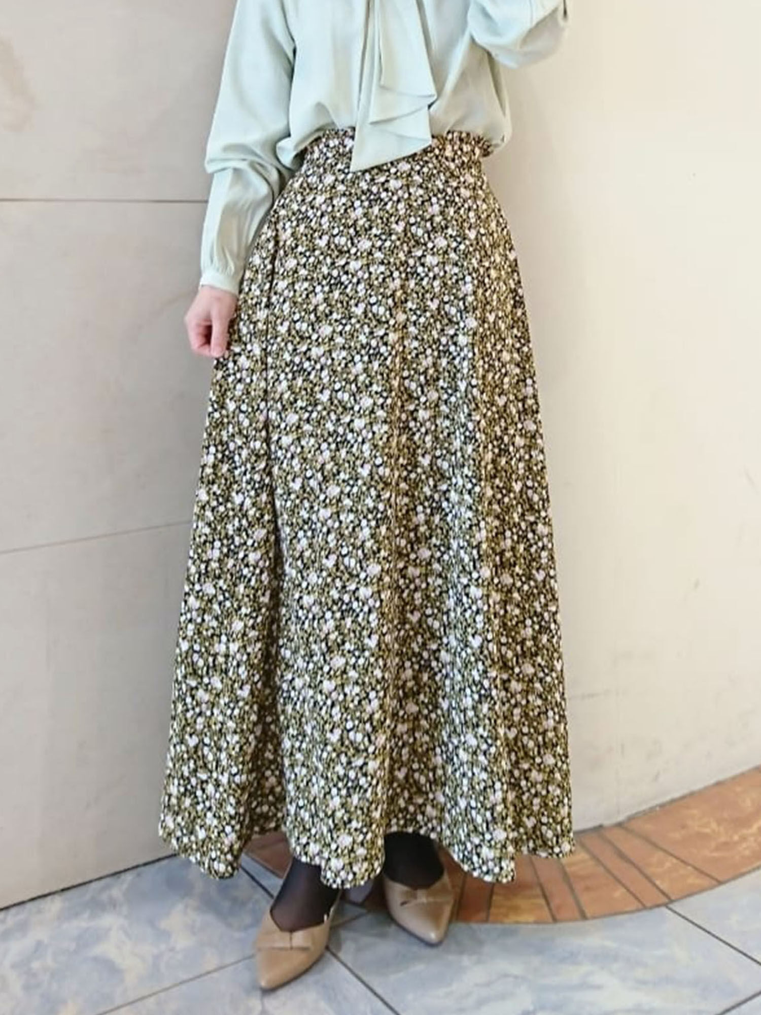 セール 花柄フレアスカート ブラック ブラウン ブルー ボトムス スカート Te Chichi Terrasse テチチ テラス 公式通販