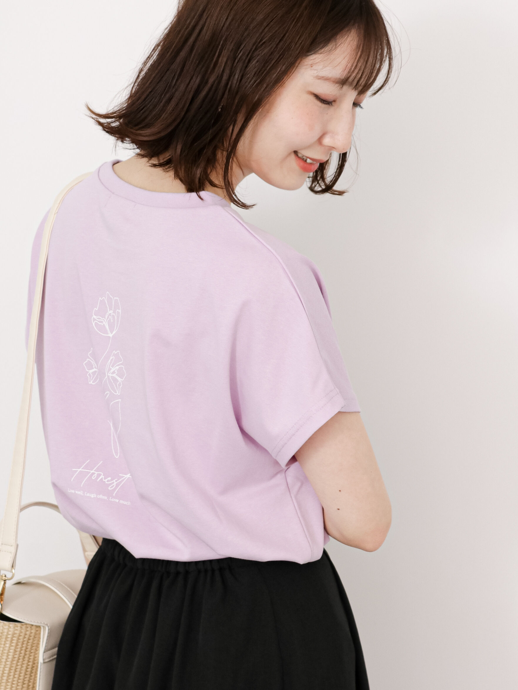 セール】 バックフラワープリントTシャツ（オフホワイト/ネイビー