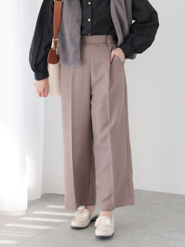 センタープレス ストレートパンツ BEIGE | on off focus inc.
