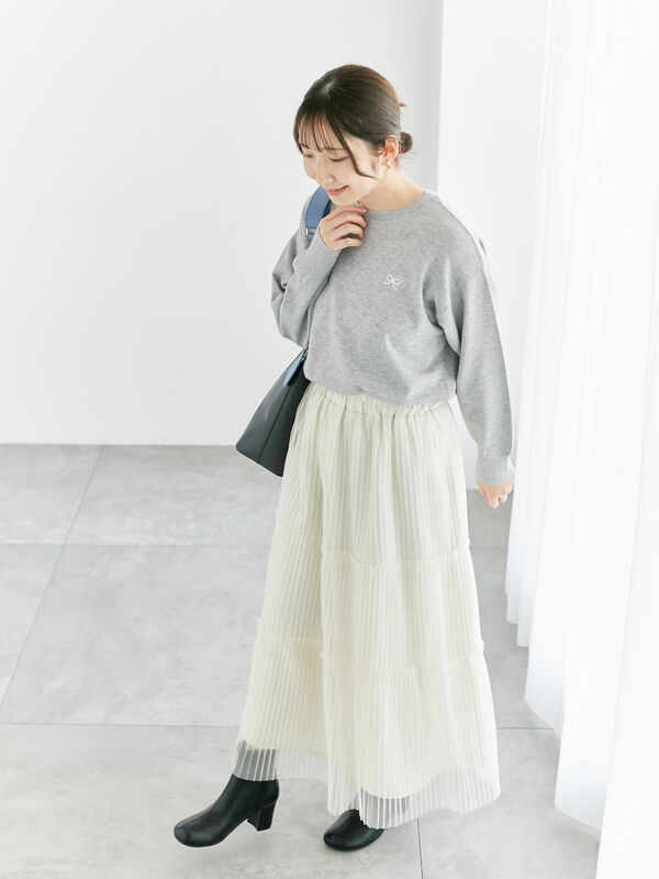 セール】 リボン刺繍クルーネックニット（オフホワイト/グレー