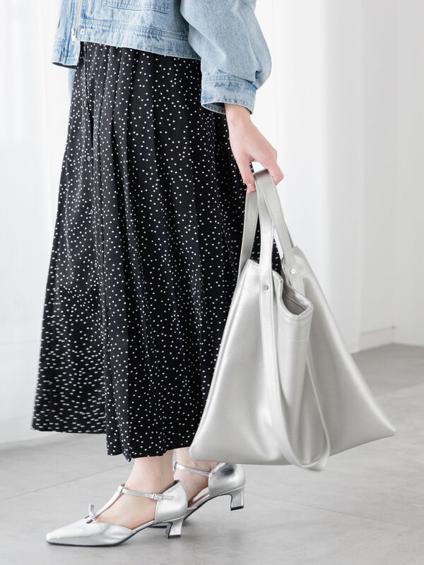 2WAYトートバッグ《2025spring catalog item》（シルバー