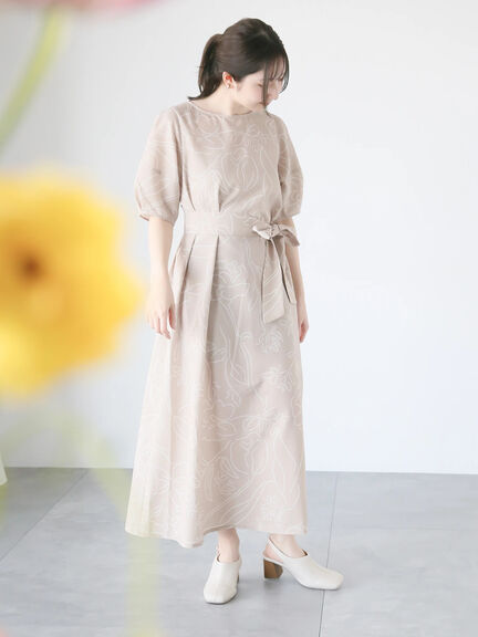 【日比谷花壇コラボ】刺繍ライクプリントワンピース（チャコールグレー/ベージュ/グリーン）｜Te chichi TERRASSE（テチチ テラス）通販