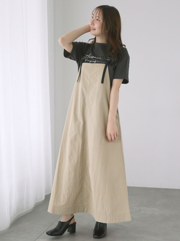 セール】 フラワーモチーフロゴTシャツ（オフホワイト