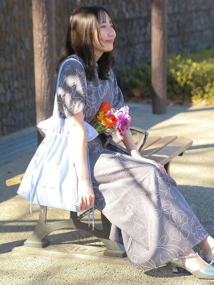 【日比谷花壇コラボ】フラワープリントバッグ（オフホワイト/グレー/ブルー）｜Te chichi TERRASSE（テチチ テラス）通販