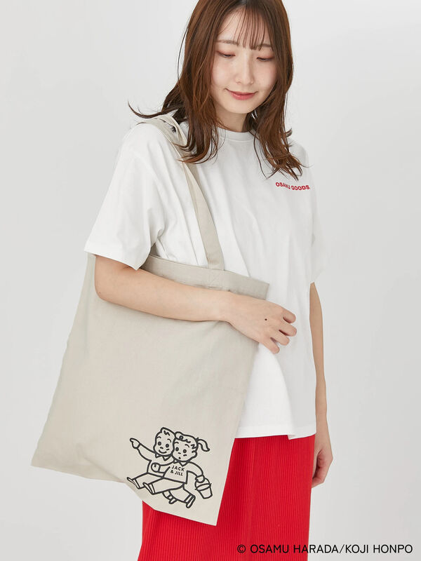 OSAMU GOODS×Te chichi TERRASSE】バックプリントTシャツ（オフ