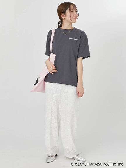 【OSAMU GOODS×Te chichi TERRASSE】バックプリントTシャツ（オフホワイト/チャコールグレー）｜Te chichi TERRASSE（テチチ テラス）通販