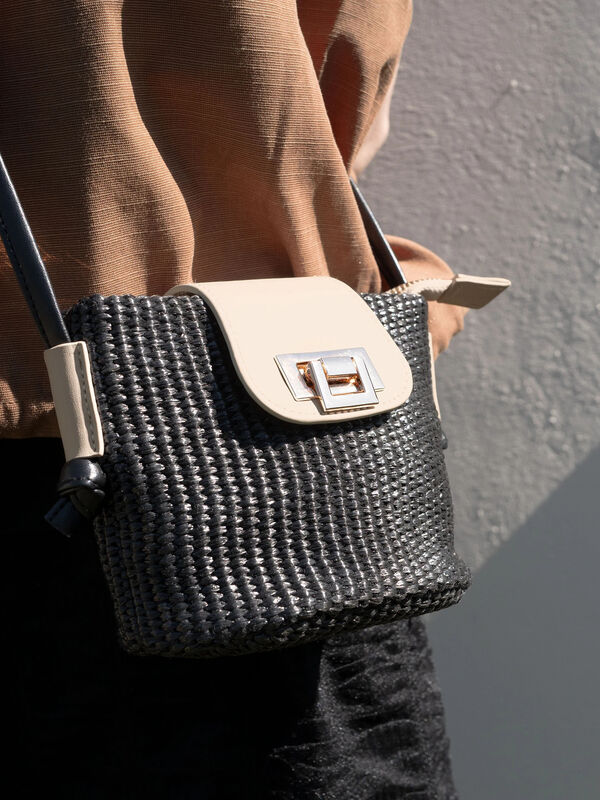 雑材ミニショルダーバッグ《2025summer catalog item》（ブラック）｜Te chichi TERRASSE（テチチ テラス）通販