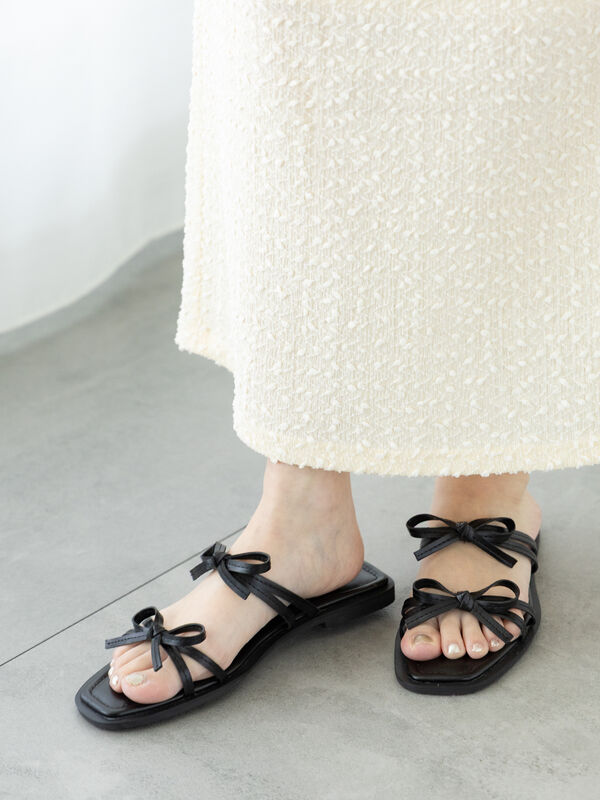リボンフラットサンダル《2025summer catalog item》（ブラック）｜Te chichi TERRASSE（テチチ テラス）通販