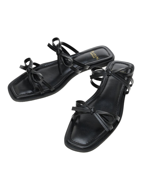 リボンディテール フラットサンダル 1.5㎝ ランダ RANDA ☆ ビッグリボンフラットサンダル （BLACK） -靴
