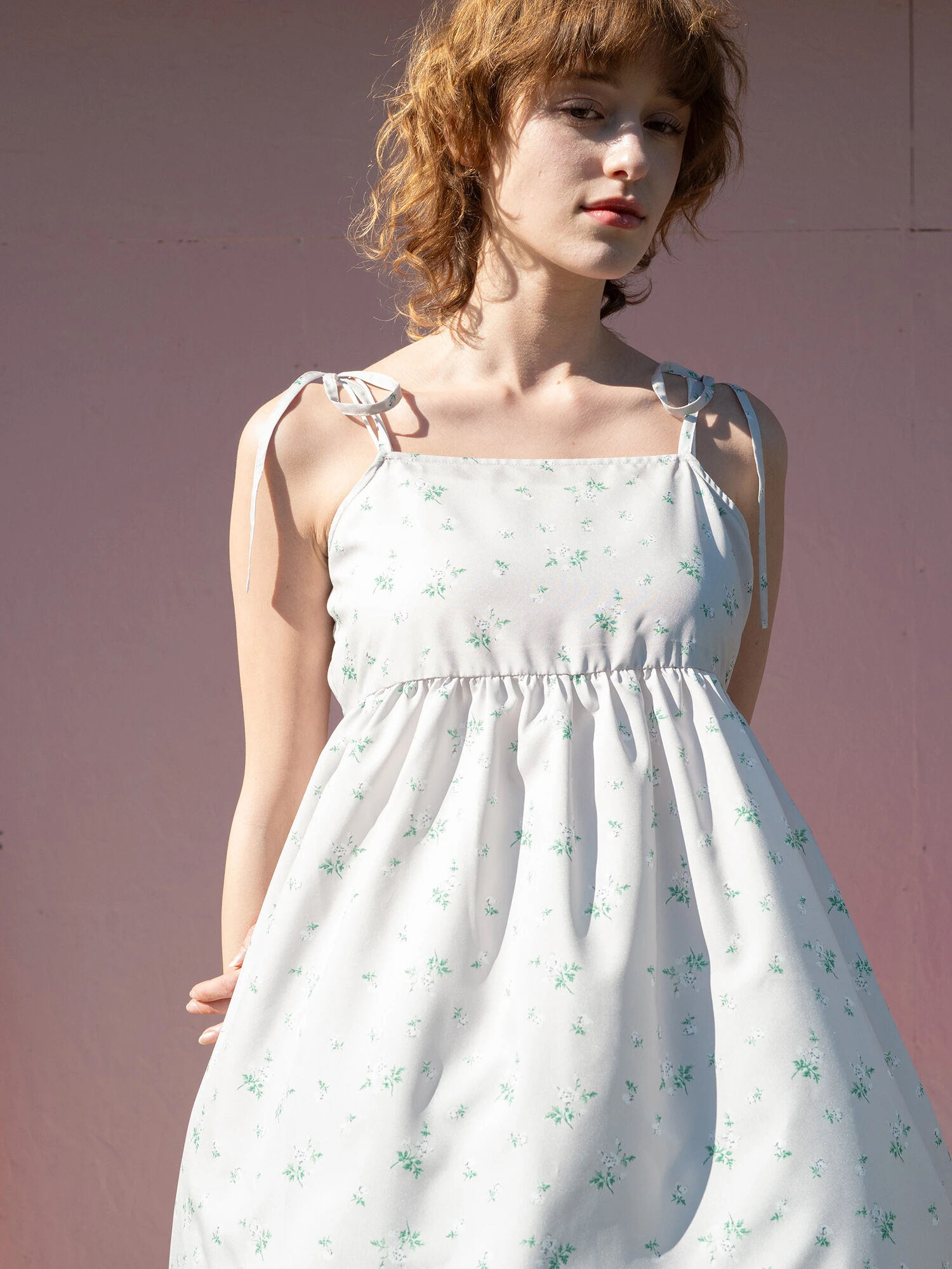 欲しいの フラワープリントミニキャミワンピース《2025summer catalog シール・ステッカー