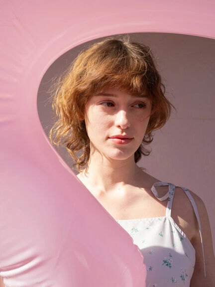 フラワープリントミニキャミワンピース《2025summer catalog item》（オフホワイト/ブラック/ベージュ）｜Te chichi TERRASSE（テチチ テラス）通販