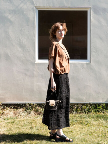 テーラーカラー羽織りシャツ《2025summer catalog item》（オフホワイト/チャコールグレー/ブラウン）｜Te chichi TERRASSE（テチチ テラス）通販