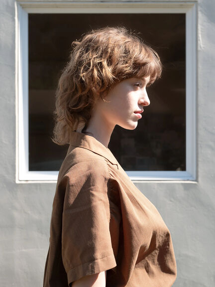 テーラーカラー羽織りシャツ《2025summer catalog item》（オフホワイト/チャコールグレー/ブラウン）｜Te chichi TERRASSE（テチチ テラス）通販