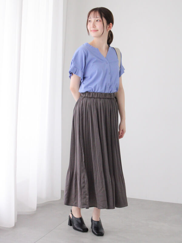 セール】 袖タックカットブラウス（オフホワイト/チャコールグレー