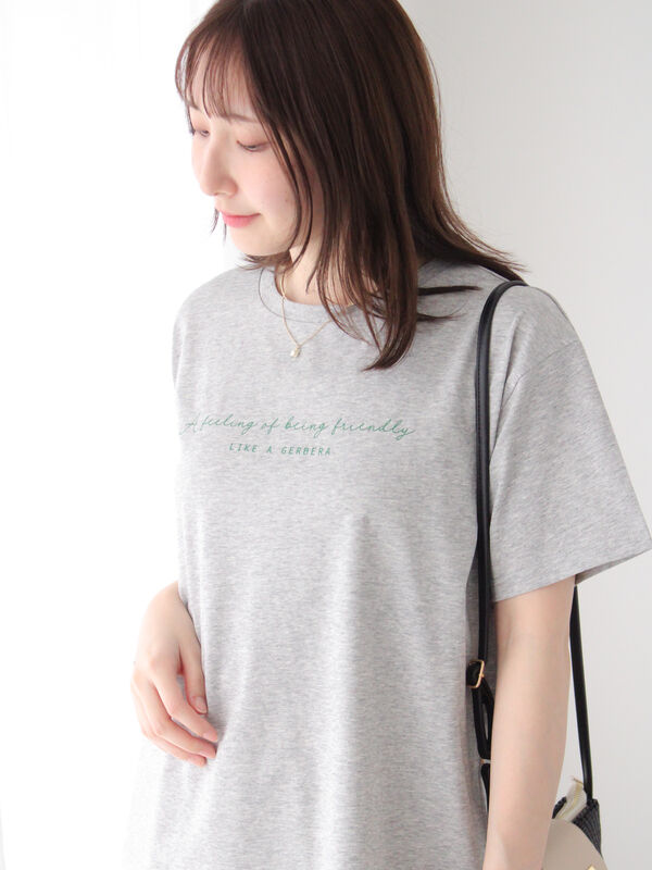 【接触冷感】筆記体ロゴプリントTシャツ（オフホワイト/グレー/ブラック）｜Te chichi TERRASSE（テチチ テラス）通販