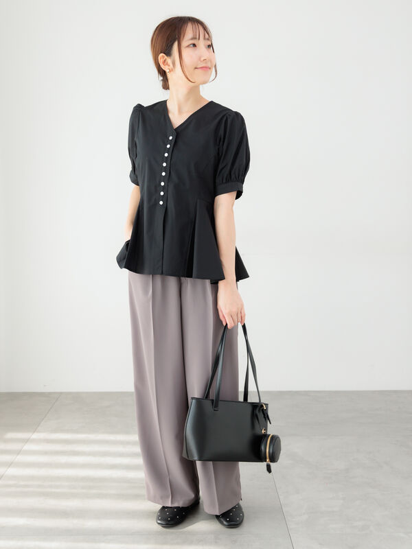 セール】 Vネックペプラムブラウス（オフホワイト/ブラック/ブルー