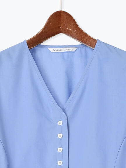 Vネックペプラムブラウス（オフホワイト/ブラック/ブルー）｜Te chichi TERRASSE（テチチ テラス）通販