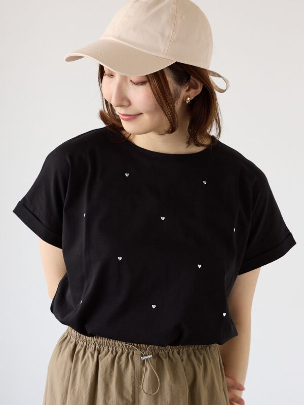セール】 ハートモチーフホットフィットTシャツ（オフホワイト