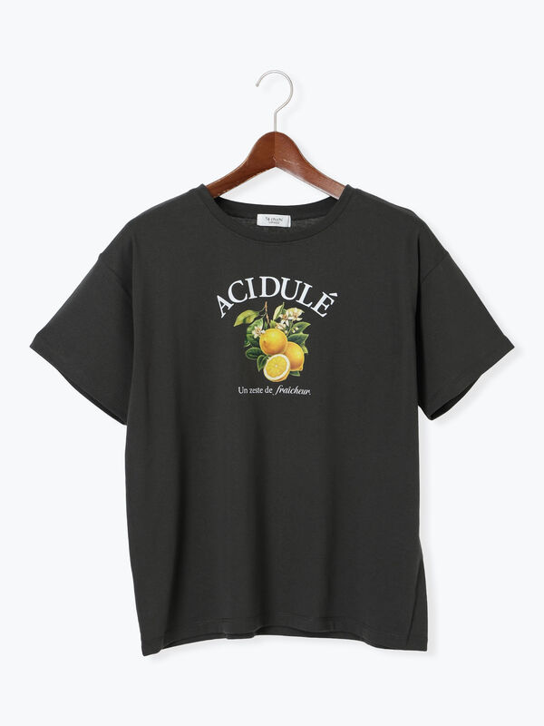 セール】 フルーツモチーフ柄Tシャツ（オフホワイト/チャコールグレー