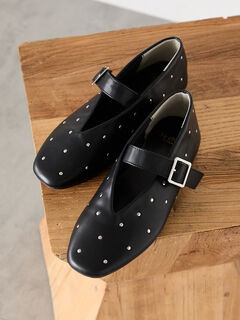 スタッズバレエシューズ《2025autumn catalog item》（オフホワイト