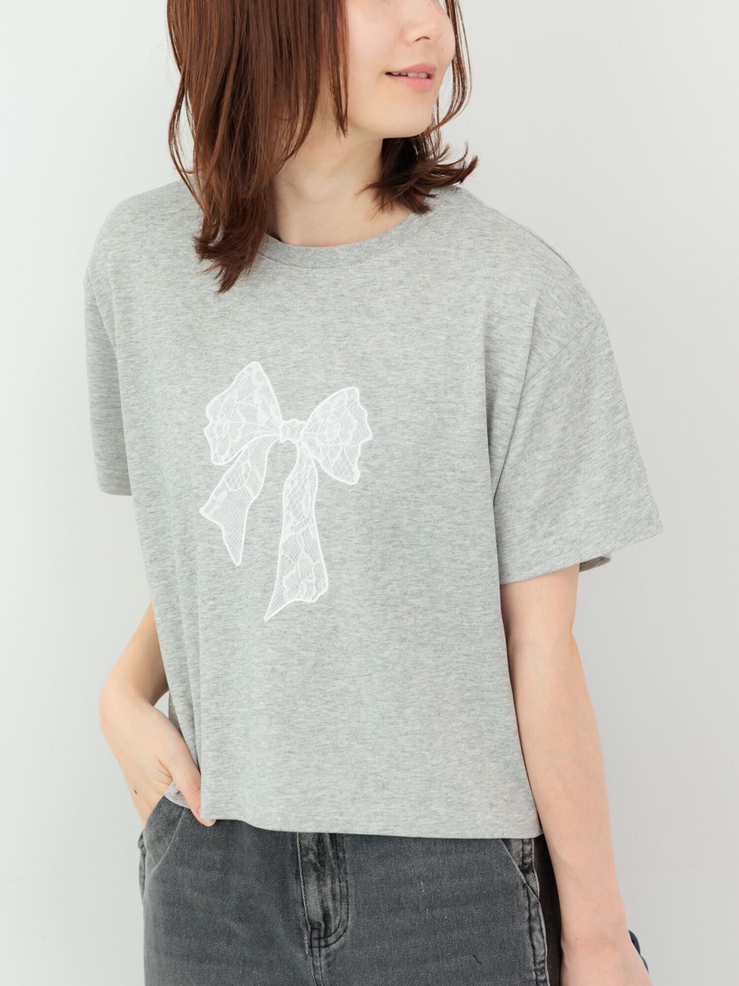 【新品タグ付き】ETRE TOKYO クロップドコットンメッシュTee 接触冷感】レース刺繍クロップドTシャツ（オフホワイト/グレー