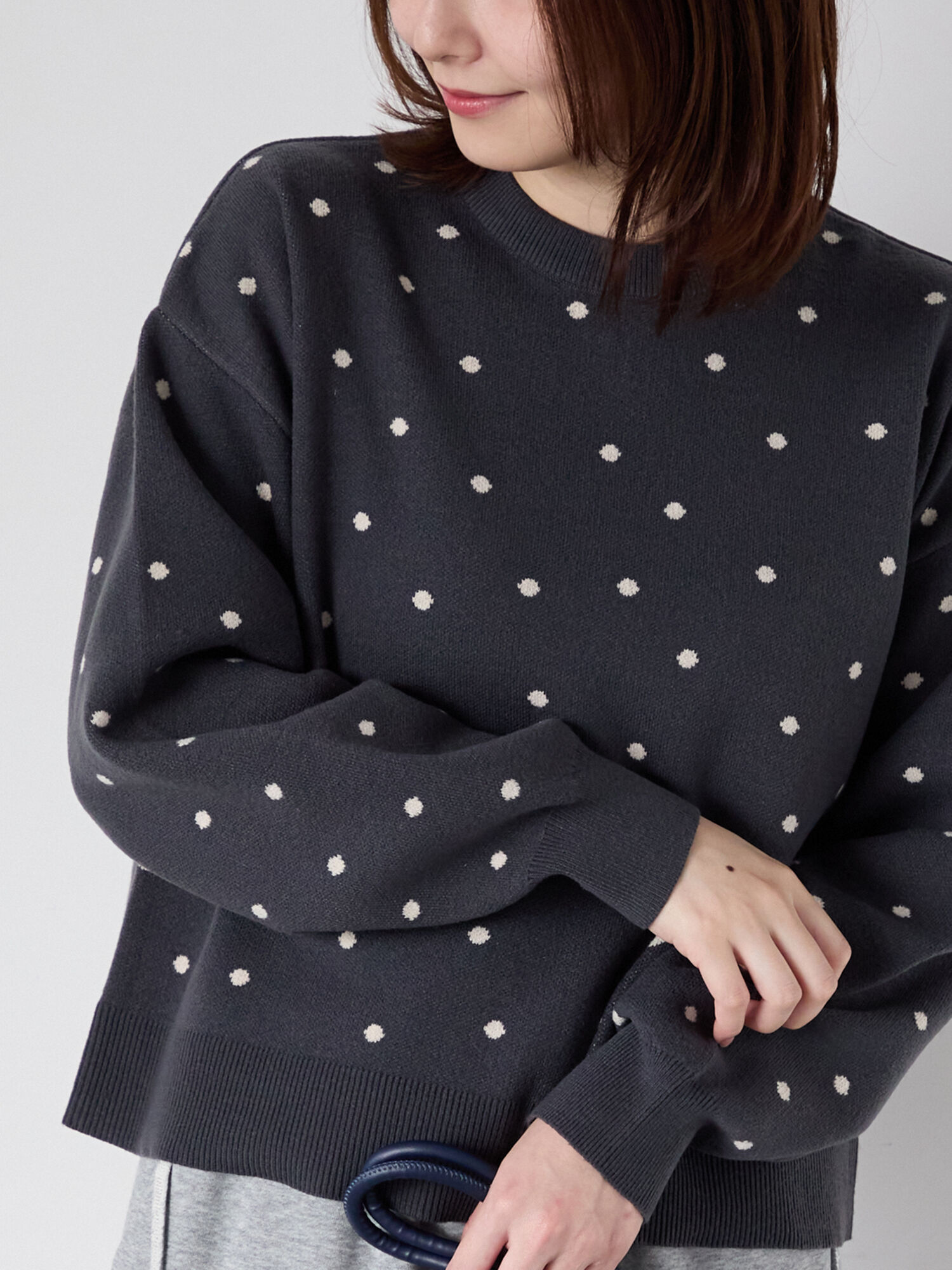 セール】 ドットジャカードクルーネックニット（グレー