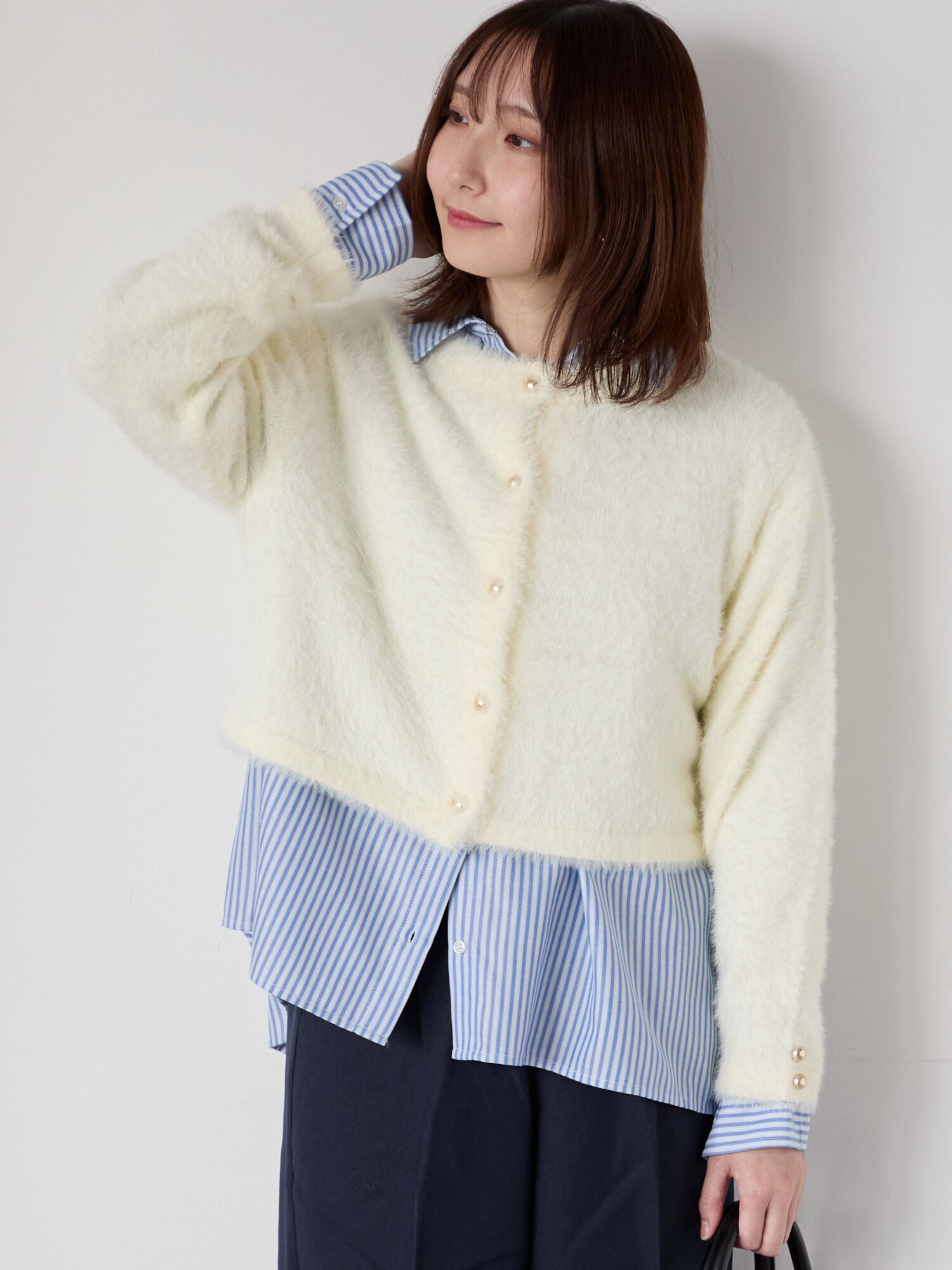 プリーツデザイン カーディガン 白 金釦フェザーニットカーディガン（オフホワイト/ピンク/ブルー