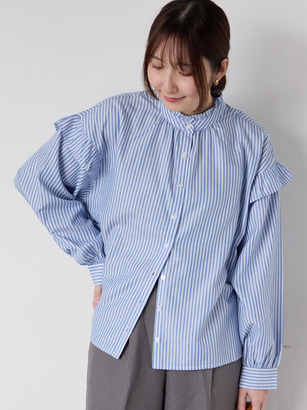 fofofofa フリルブラウス　完売　タグ付 fofofofa フリルブラウス 完売 タグ付 花 柄 生地