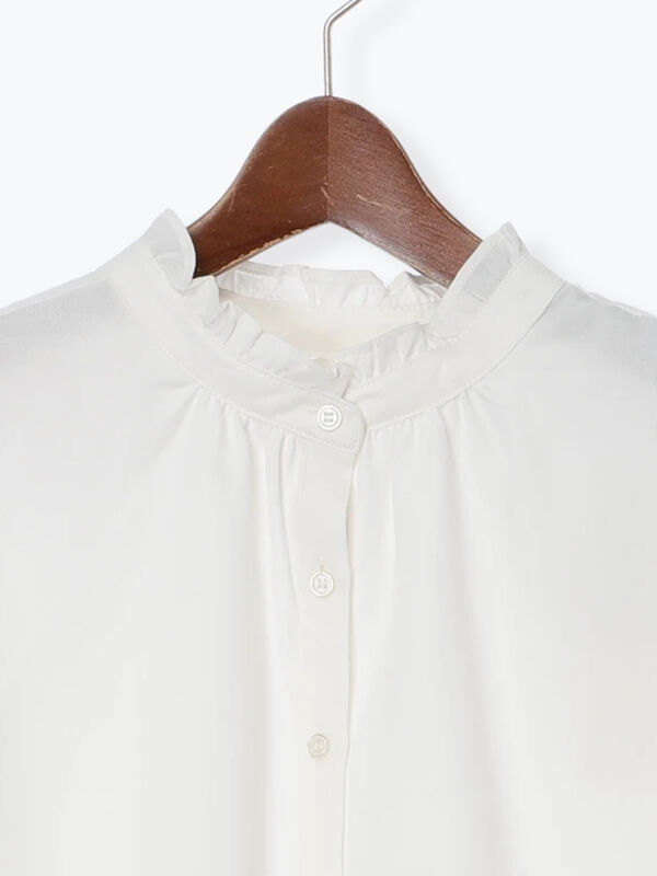 アソートフリルブラウス（オフホワイト/ブラック/ベージュ/ブルー