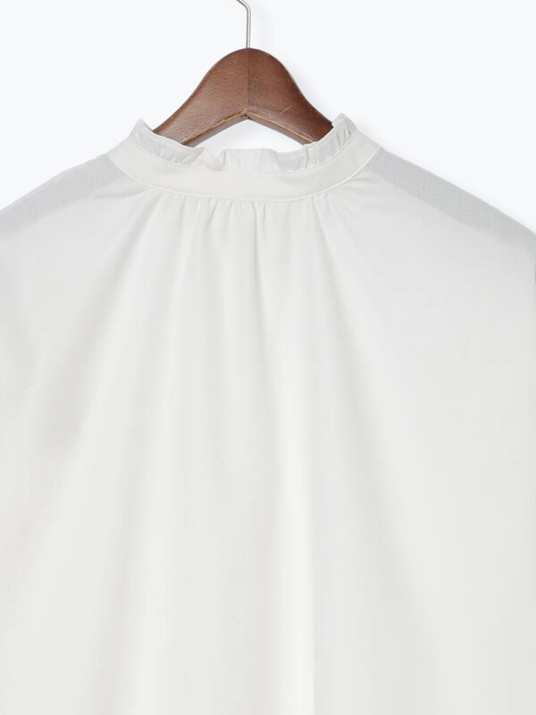 アソートフリルブラウス（オフホワイト/ブラック/ベージュ/ブルー