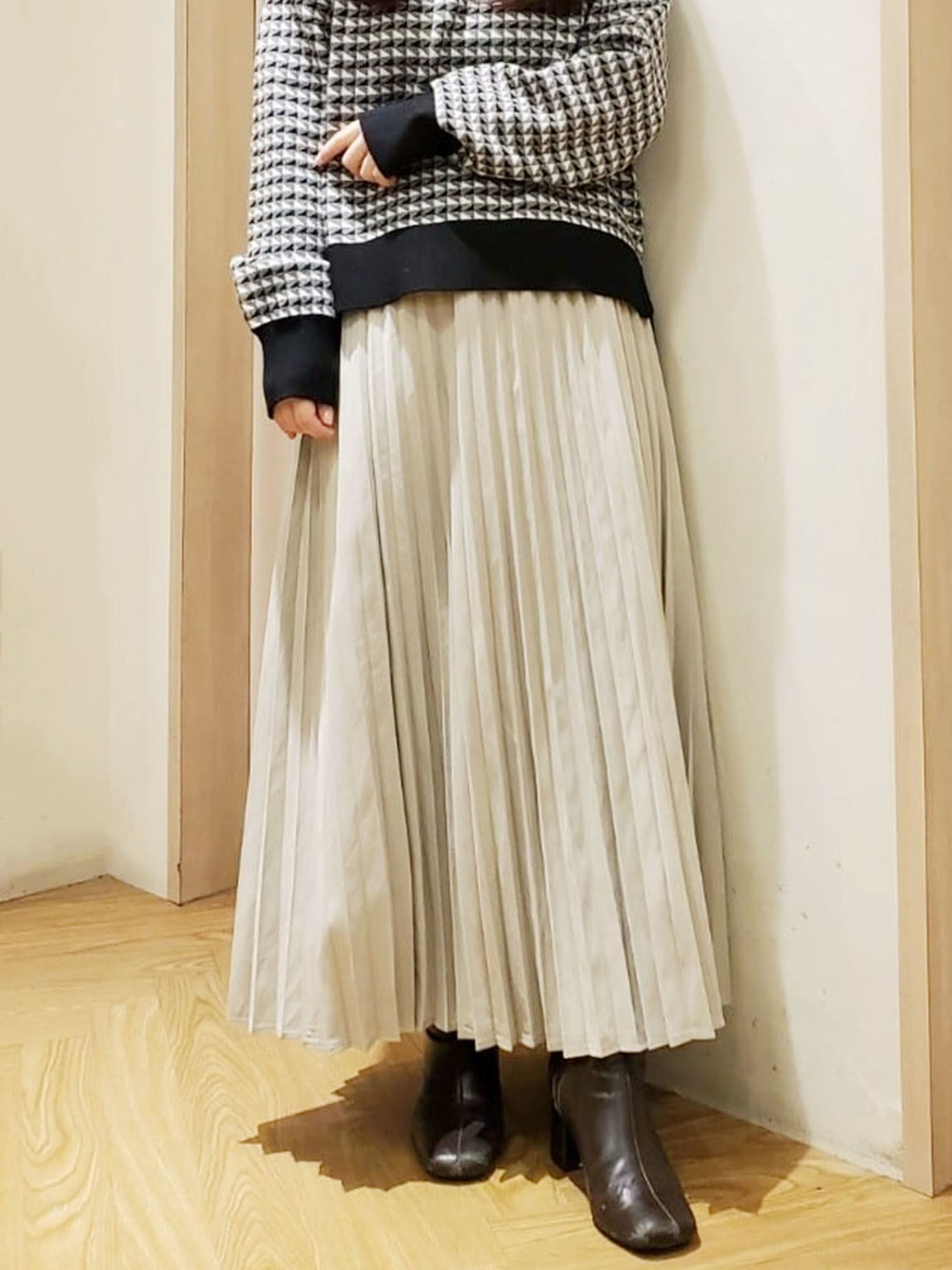 セール スエードプリーツスカート チャコールグレー ブラウン カーキ ボトムス スカート Lugnoncure ルノンキュール 公式通販