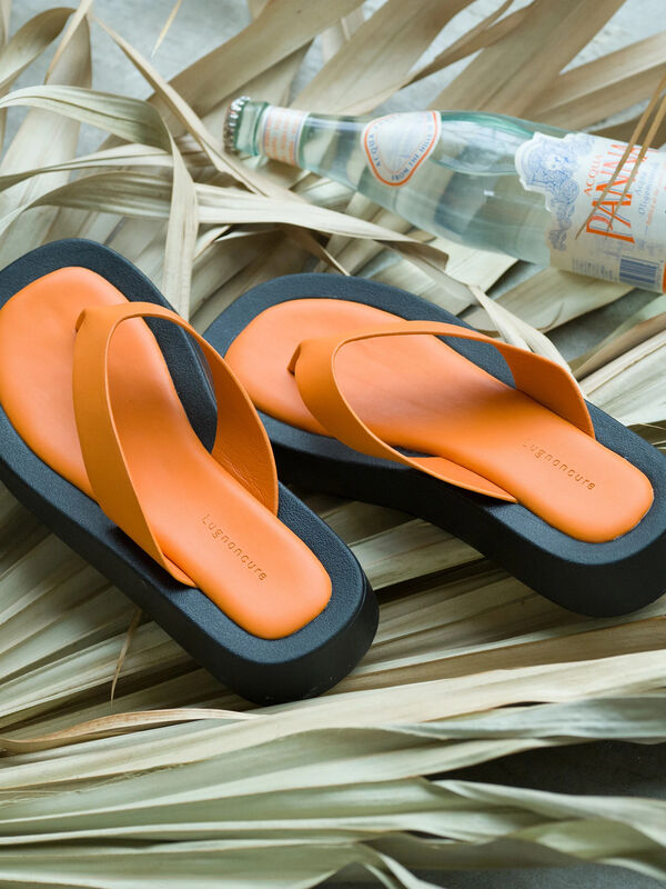 爆買い高品質】 OFFWHITE FLIP FLOP トング ビーチサンダル ホワイト