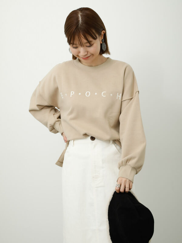 セール】 裏起毛刺繍ロゴプルオーバー(オフホワイト/チャコールグレー