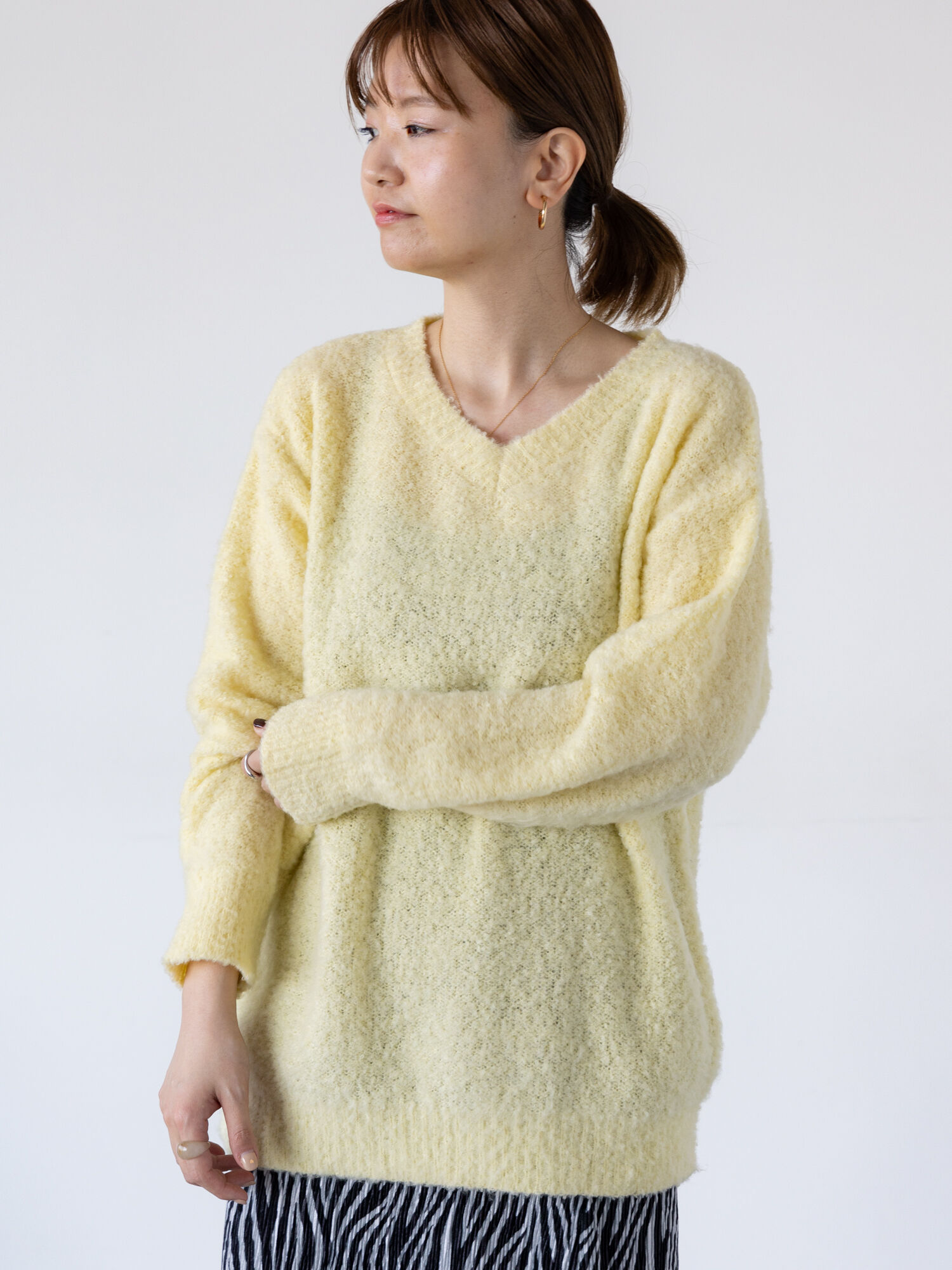 新品】V12 レディースニットイエローSサイズ