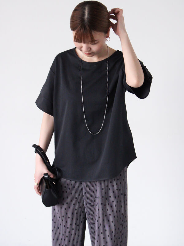 セール】 プレーティング袖タックTシャツ（オフホワイト