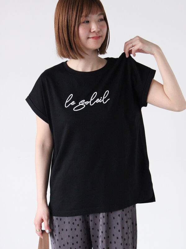 セール】 フロント刺繍Tシャツ（オフホワイト/ブラック/ピンク