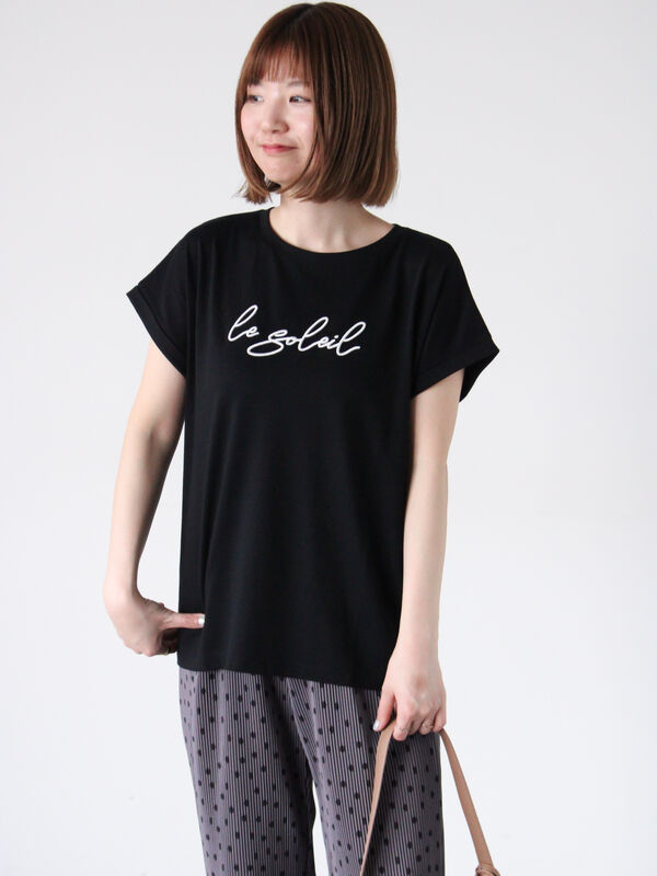 セール】 フロント刺繍Tシャツ（オフホワイト/ブラック/ピンク